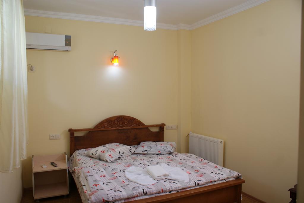 Marani Hotel Batumi Room photo