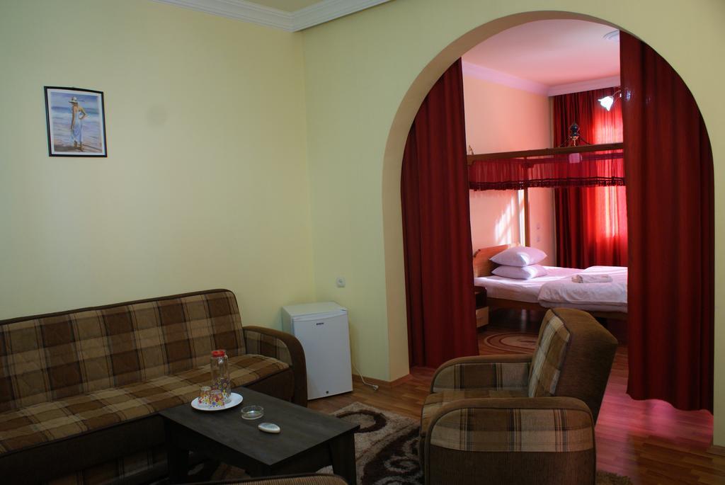 Marani Hotel Batumi Room photo